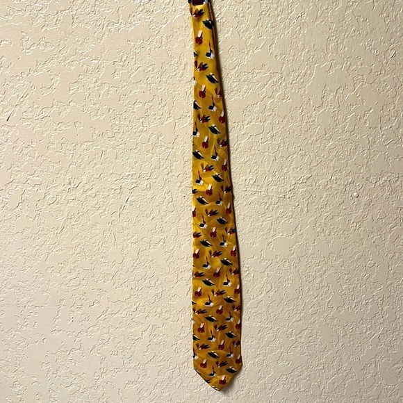 Vintage Harold’s Fisherman’s tie. Very cute. Gold with‎ accents. F17. - Picture 2 of 3